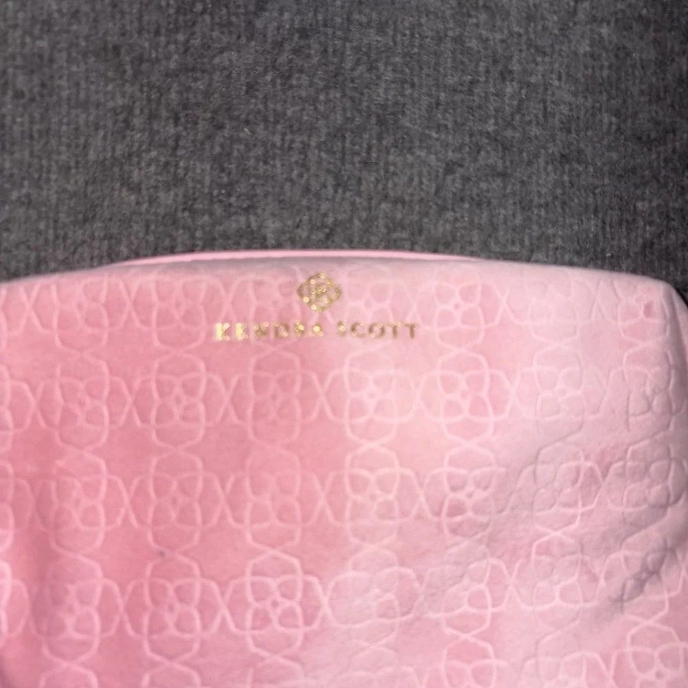 Kendra Scott Pink Velvet Embossed Floral Filigree Cosmetic Makeup Bag Pouch